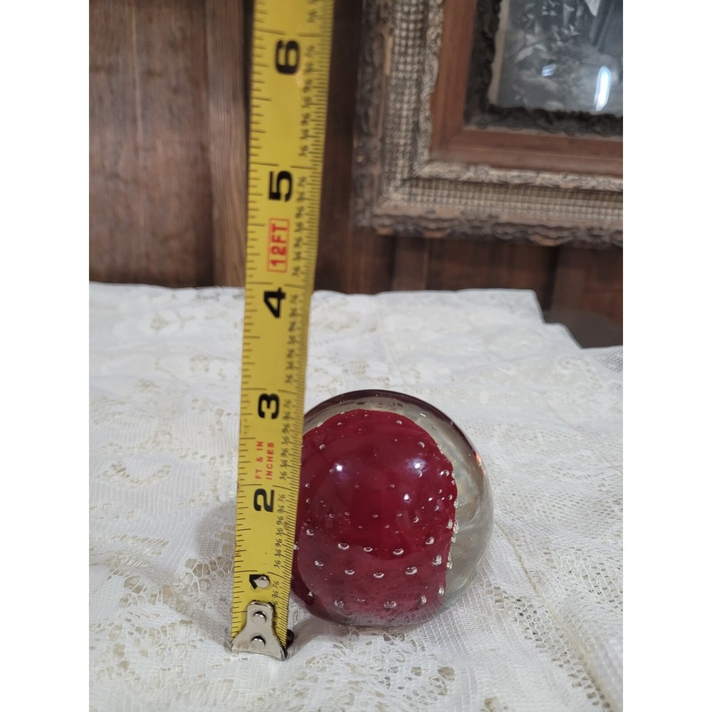 PAPERWEIGHT CLEAR GLASS  W/RED SPHERE & BUBBLES INSIDE COLOR RED/CLEAR - Picture 2 of 7